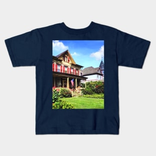 Belvidere NJ - Victorian House and Garden Kids T-Shirt